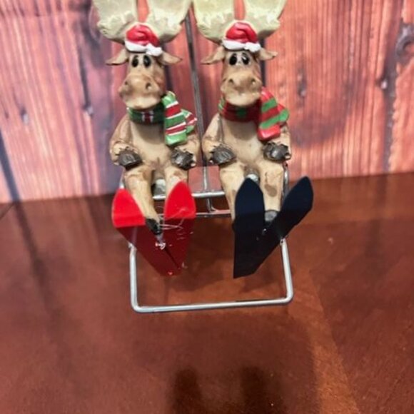 Kurt Adler Moose Couple On ski lift Swing Christmas Ornament santa hat & scarf - Picture 4 of 6
